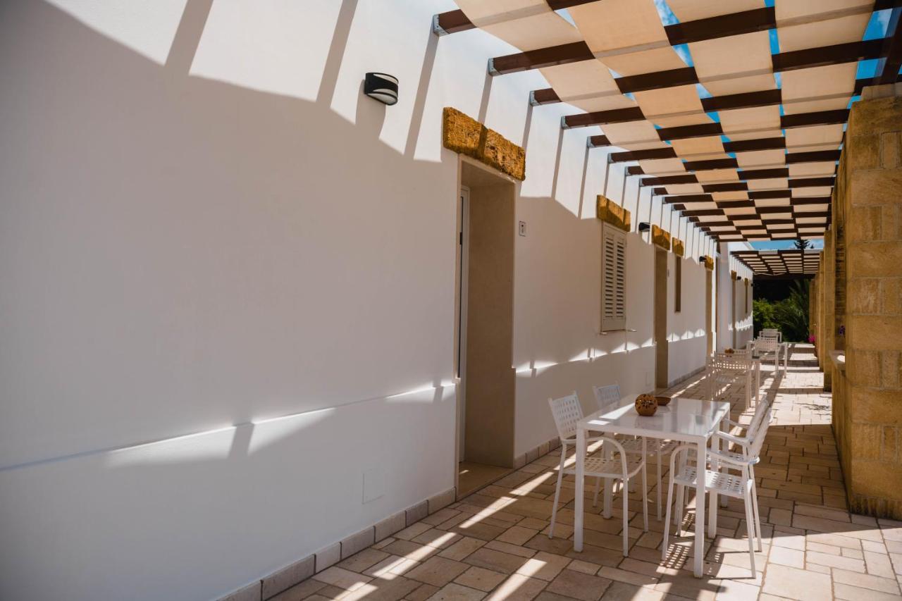 Masseria Tenuta Flora Maria Leverano Exterior photo