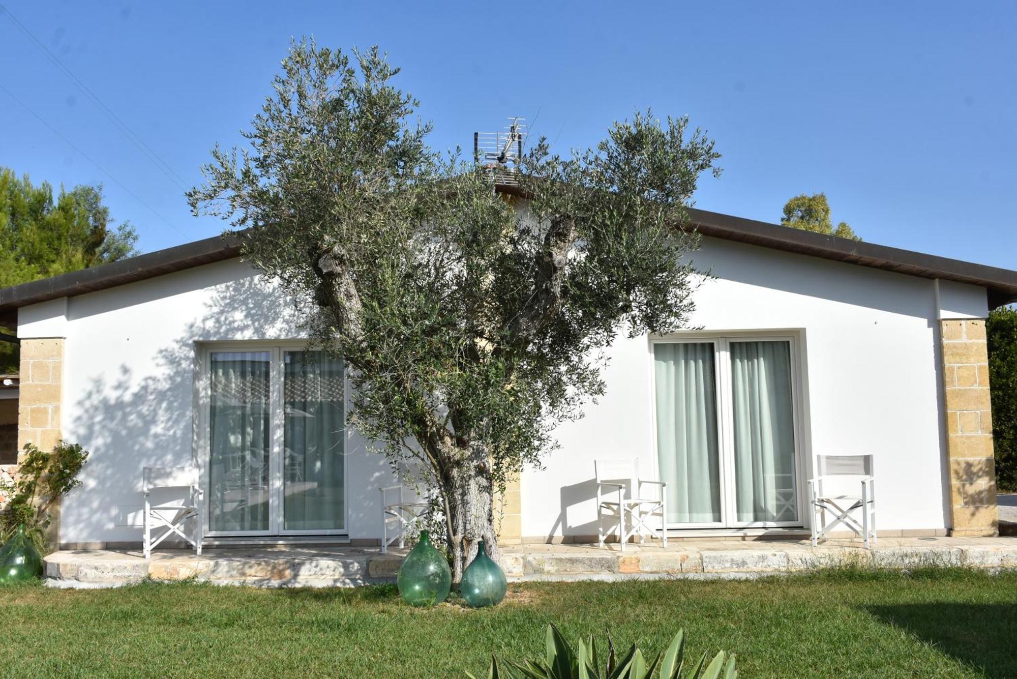 Masseria Tenuta Flora Maria Leverano Exterior photo